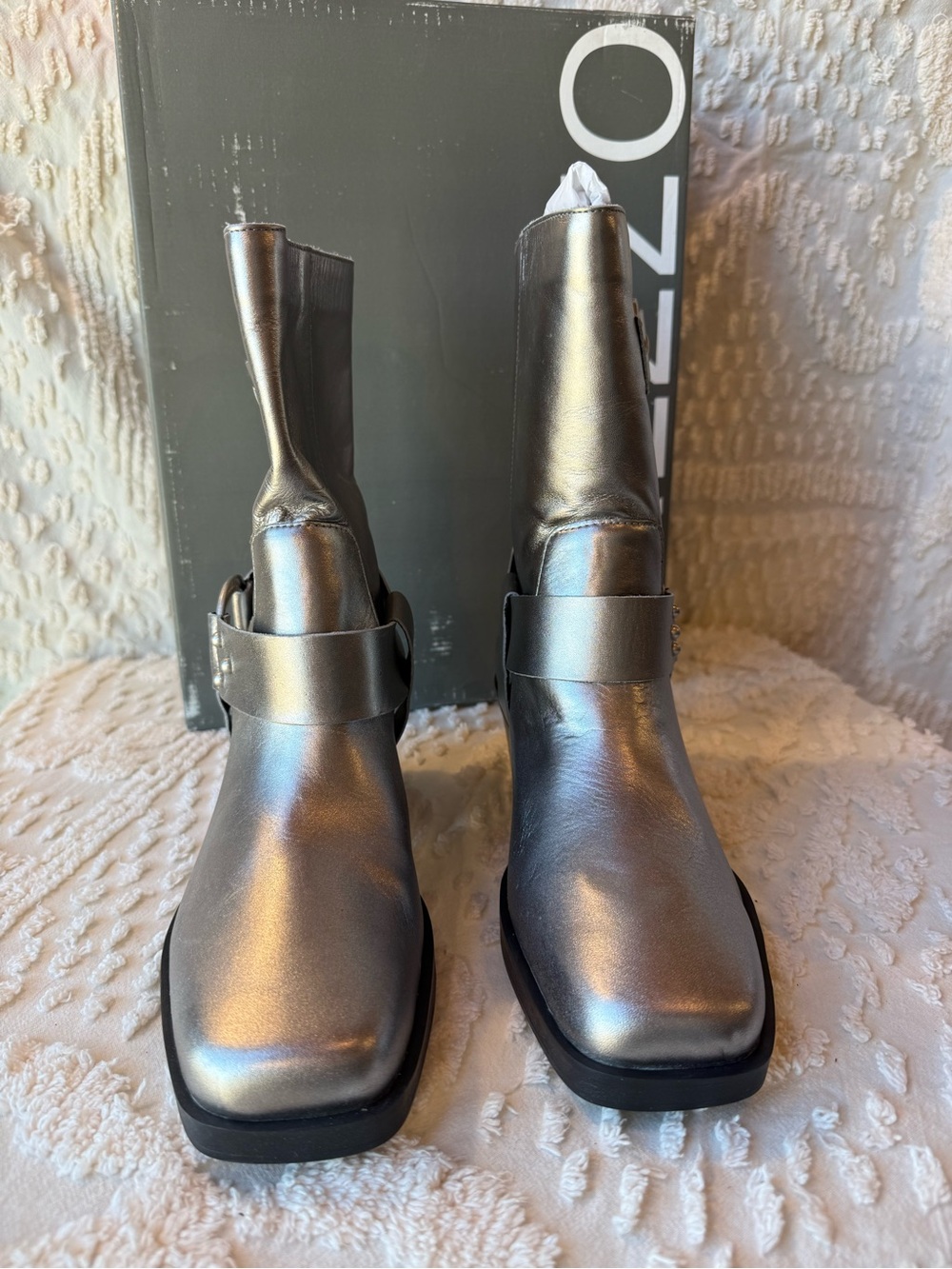 Silver Arezzo Boots #700 - Picture 3 of 6
